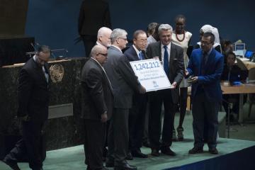 عريضة مع اللاجئين تتجاوز المليون توقيع وتتسلمها الأمم المتحدة في نيويورك